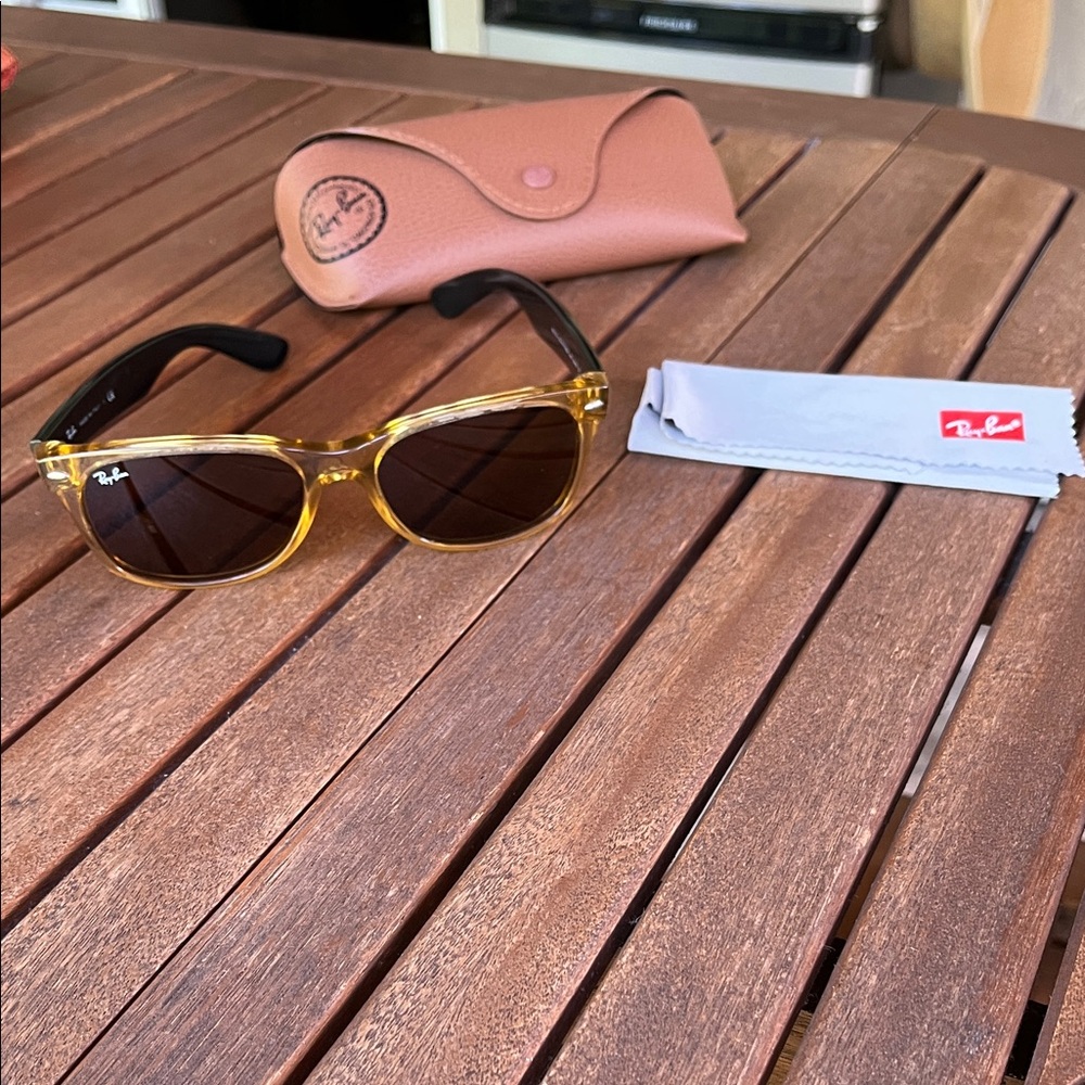RAY BAN authentic“New Wayfarer” sunglasses